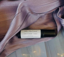 Load image into Gallery viewer, Sweet Cream + Cassis
